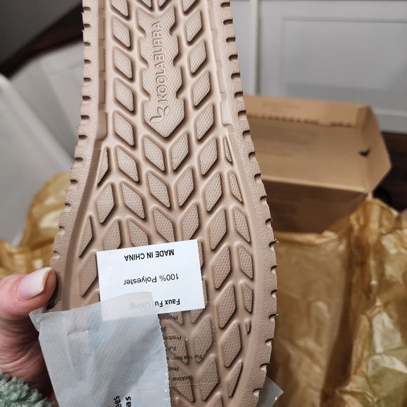 Never stepped in women's size 7W boots - Picture 4 of 4